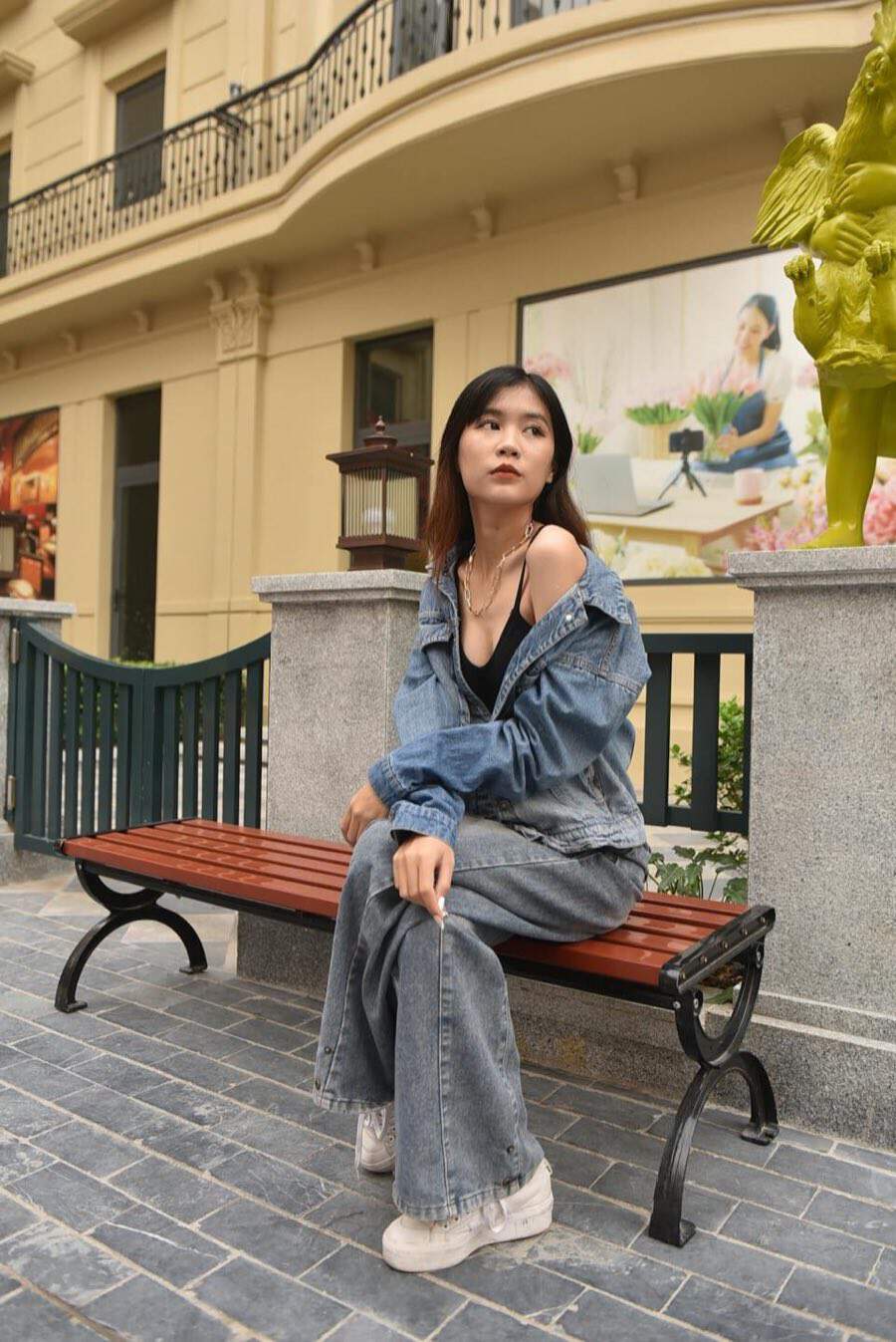 Wide-Leg Denim Day Look